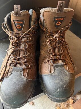 Wolverine Brown and Black Men's Lace-Up Work Boots-steel toe